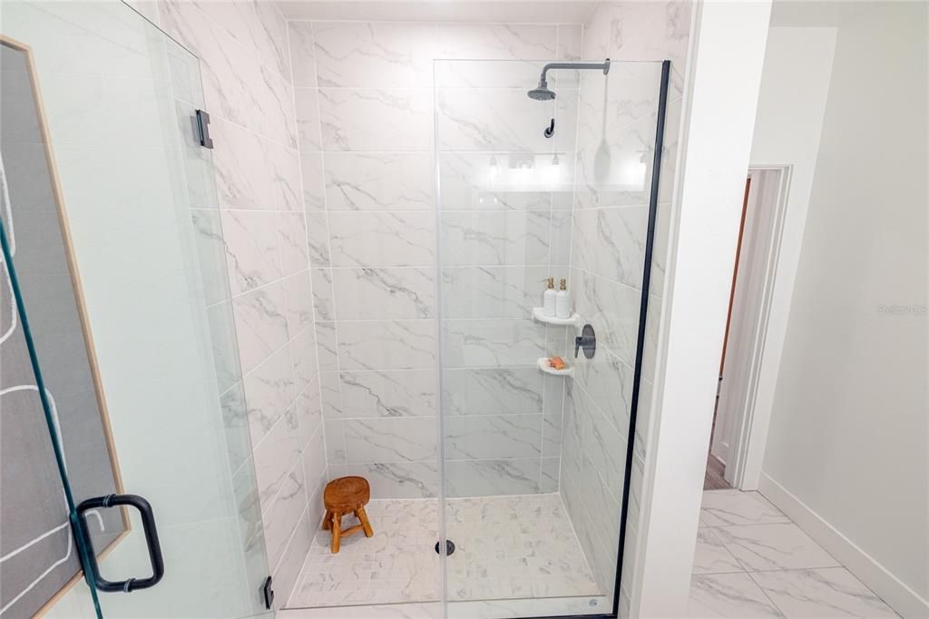 For Rent: $2,413 (2 beds, 2 baths, 1294 Square Feet)