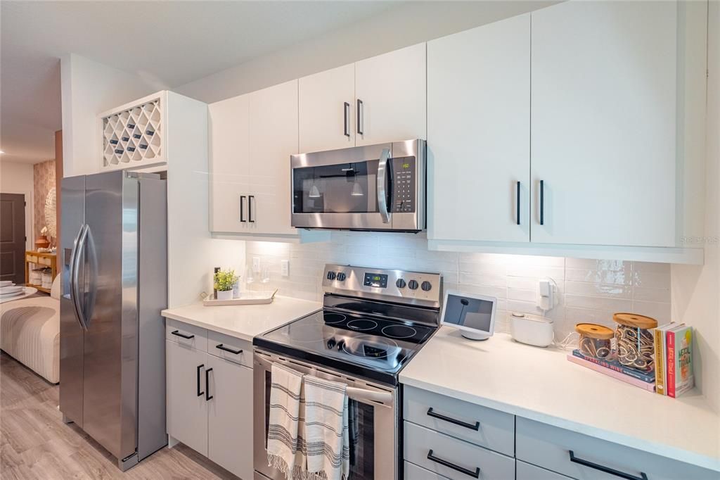For Rent: $2,413 (2 beds, 2 baths, 1294 Square Feet)