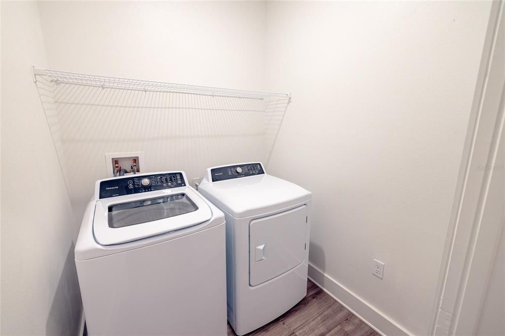 For Rent: $2,413 (2 beds, 2 baths, 1294 Square Feet)