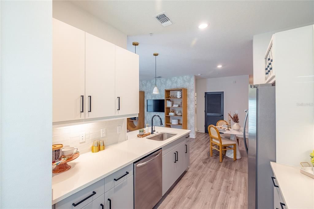 For Rent: $2,413 (2 beds, 2 baths, 1294 Square Feet)