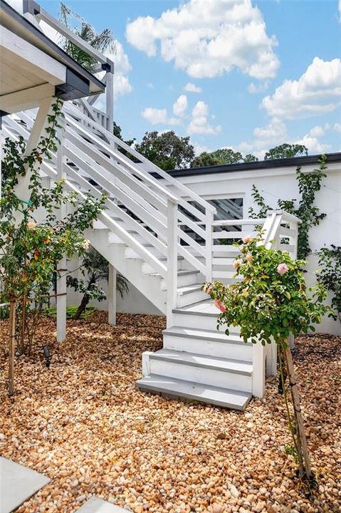 For Sale: $874,000 (3 beds, 3 baths, 2250 Square Feet)