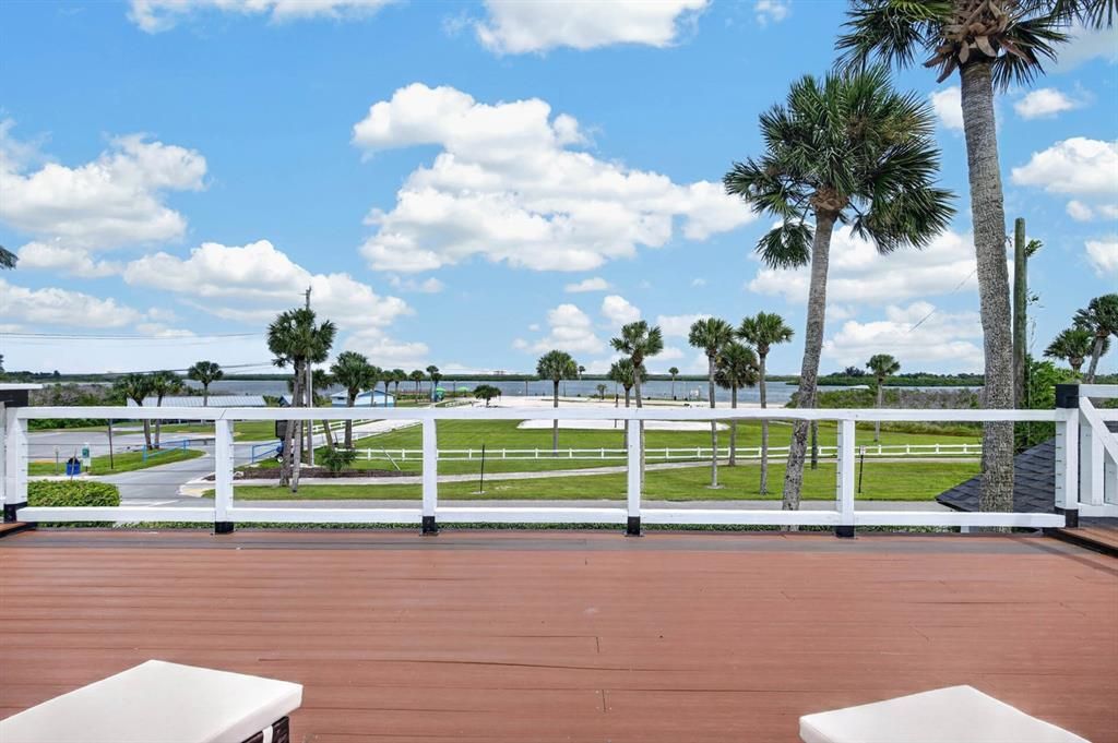 For Sale: $874,000 (3 beds, 3 baths, 2250 Square Feet)