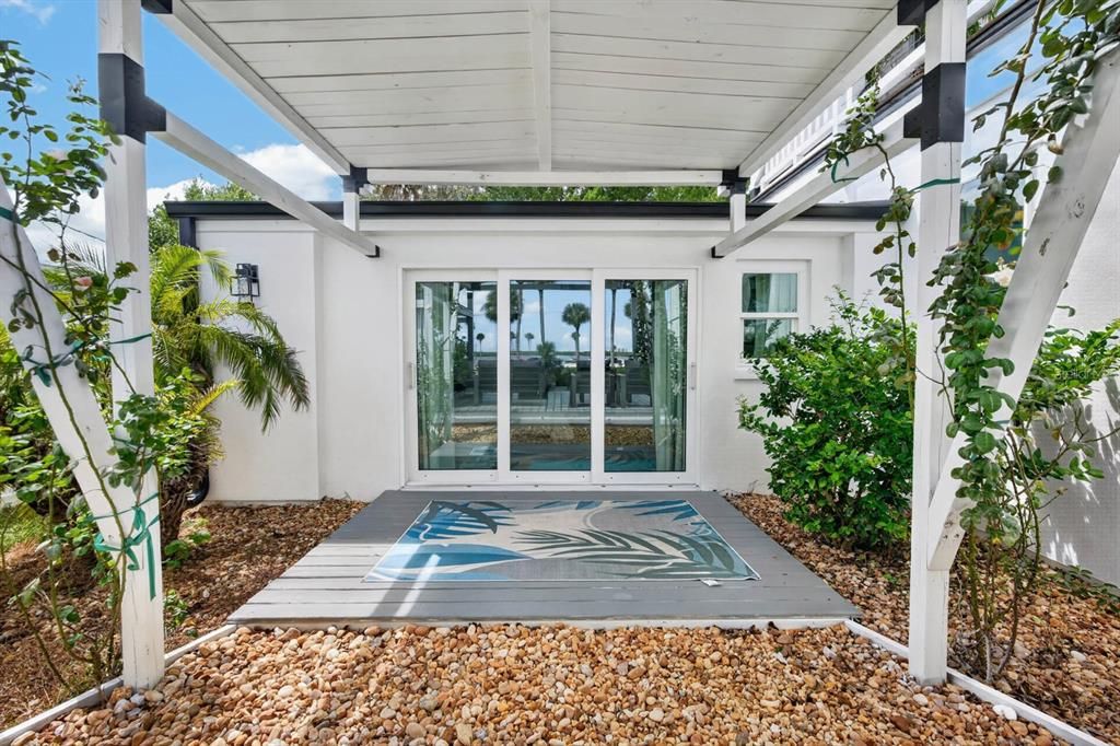 For Sale: $874,000 (3 beds, 3 baths, 2250 Square Feet)