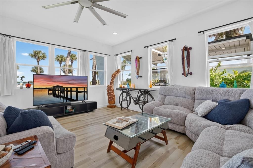For Sale: $874,000 (3 beds, 3 baths, 2250 Square Feet)