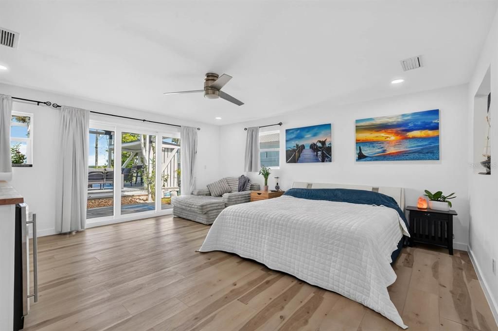 For Sale: $874,000 (3 beds, 3 baths, 2250 Square Feet)