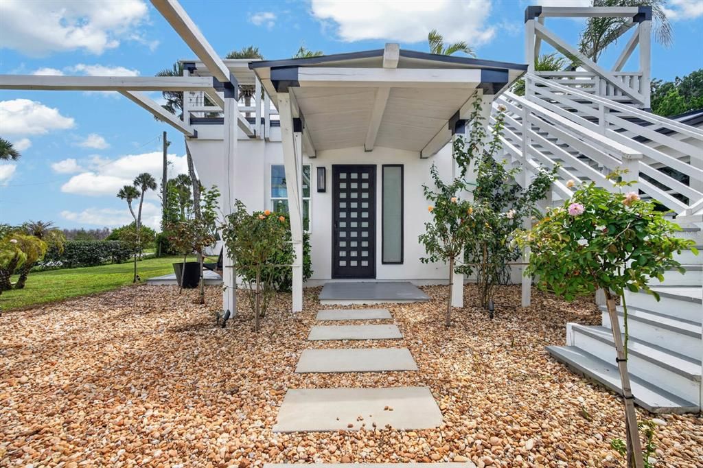For Sale: $874,000 (3 beds, 3 baths, 2250 Square Feet)