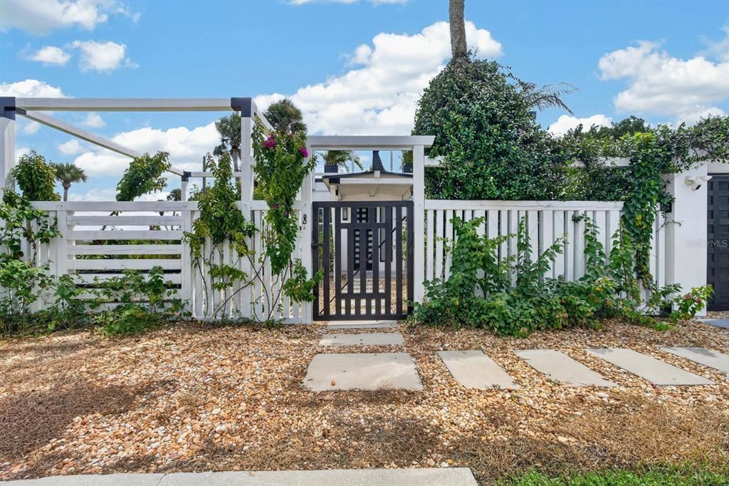 For Sale: $874,000 (3 beds, 3 baths, 2250 Square Feet)