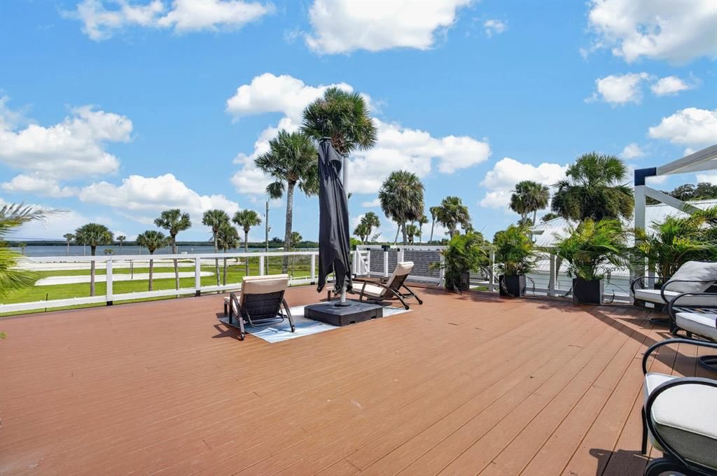 For Sale: $874,000 (3 beds, 3 baths, 2250 Square Feet)