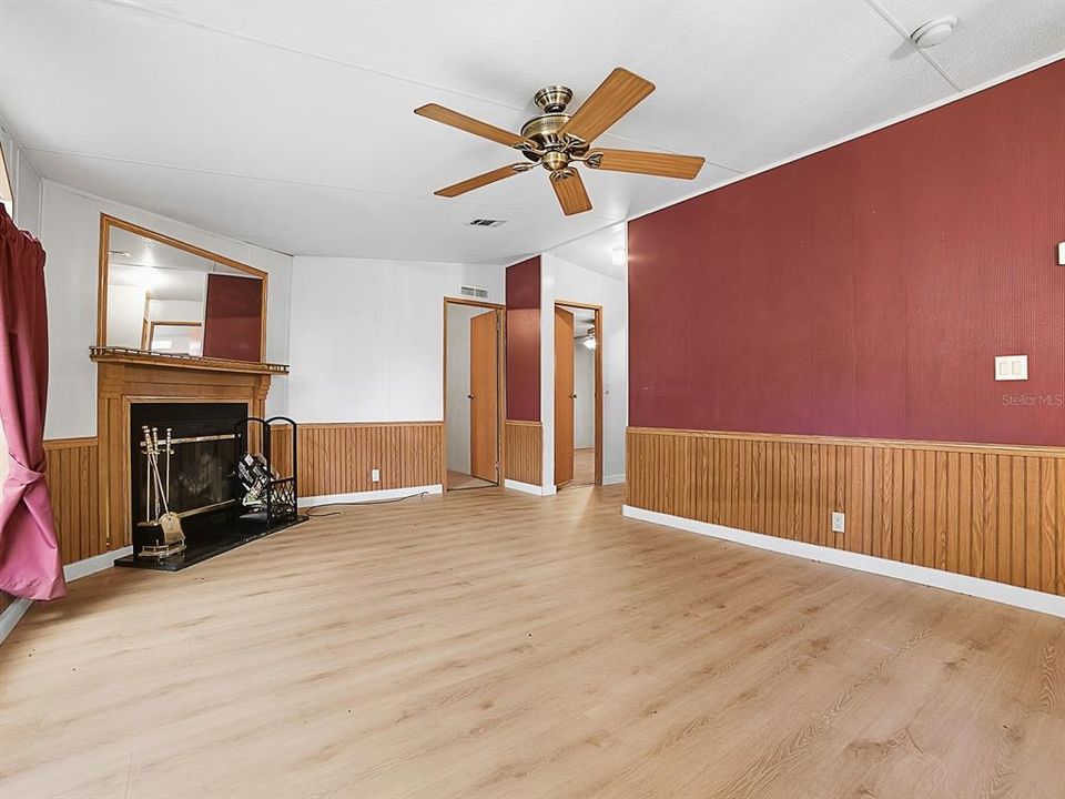 For Sale: $199,000 (4 beds, 2 baths, 1620 Square Feet)