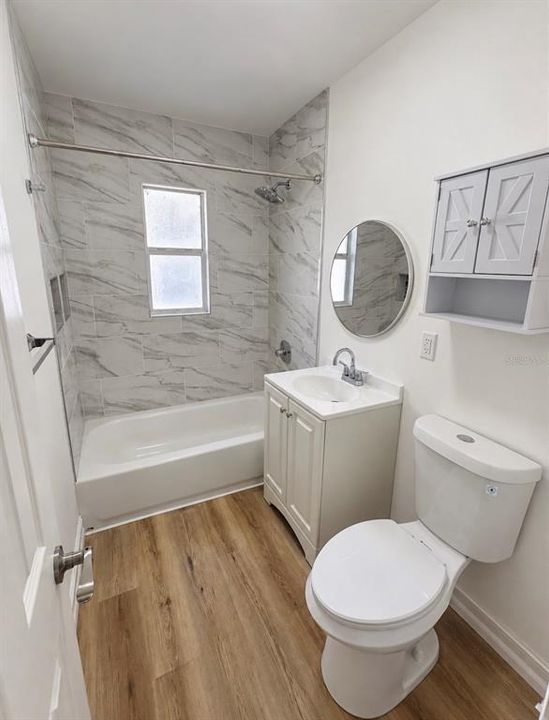 For Sale: $180,000 (3 beds, 1 baths, 952 Square Feet)