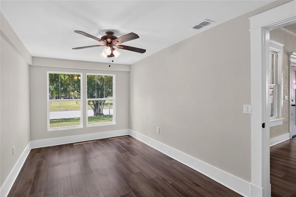 Activo con contrato: $325,000 (3 camas, 2 baños, 1524 Pies cuadrados)