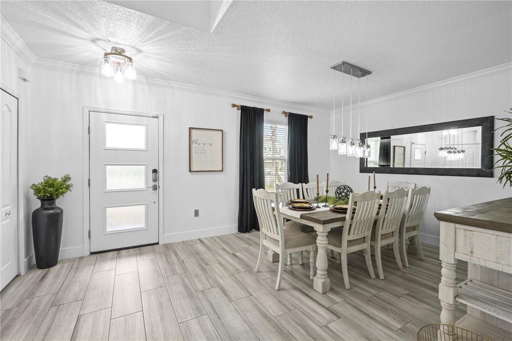 En Venta: $579,000 (4 camas, 3 baños, 3120 Pies cuadrados)
