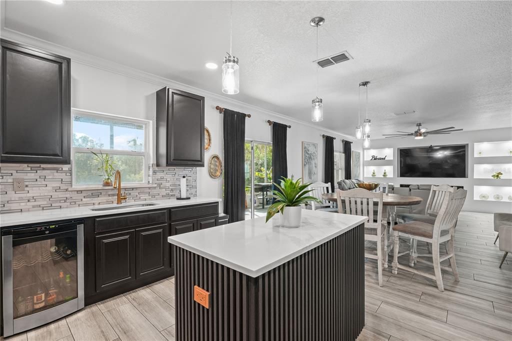 En Venta: $579,000 (4 camas, 3 baños, 3120 Pies cuadrados)