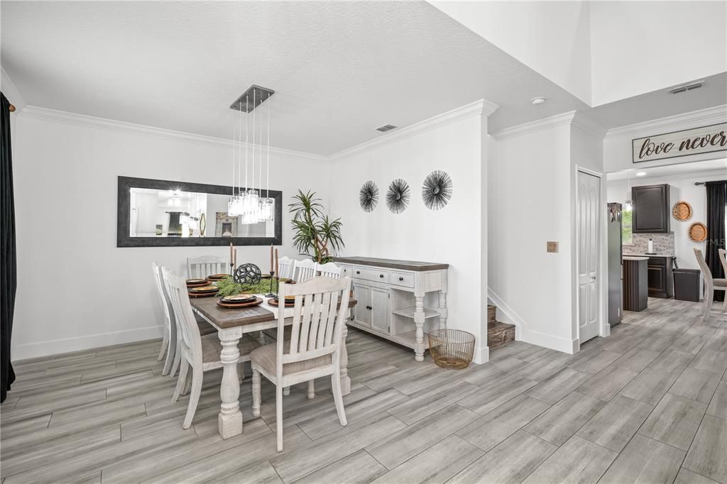 En Venta: $579,000 (4 camas, 3 baños, 3120 Pies cuadrados)