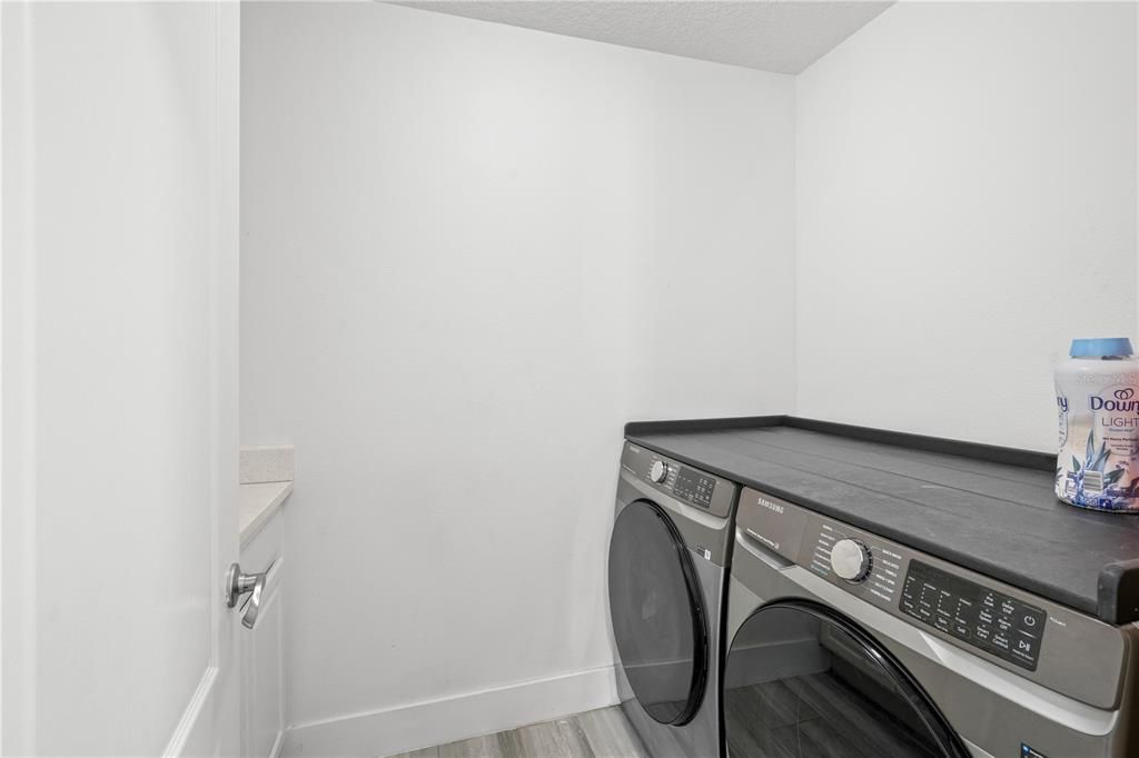 En Venta: $579,000 (4 camas, 3 baños, 3120 Pies cuadrados)