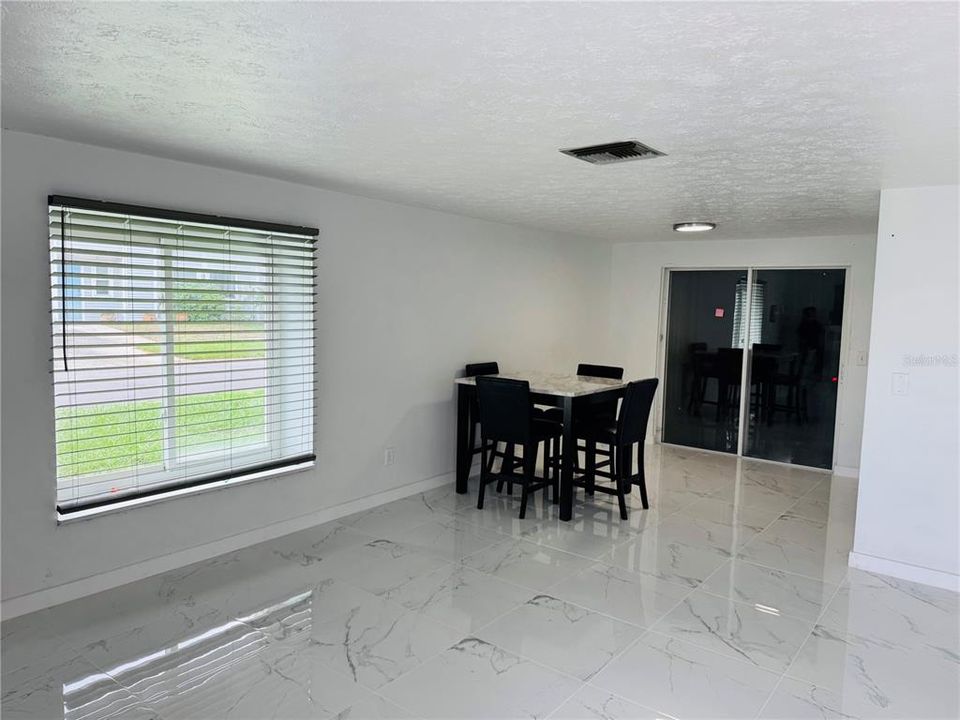 For Rent: $2,100 (2 beds, 2 baths, 1248 Square Feet)