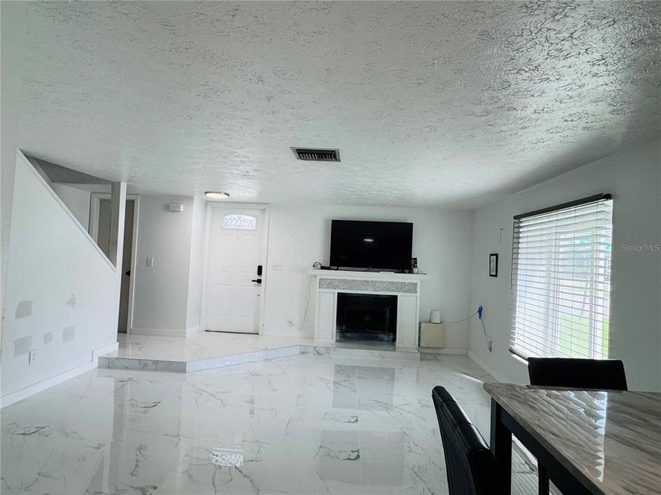 For Rent: $2,100 (2 beds, 2 baths, 1248 Square Feet)