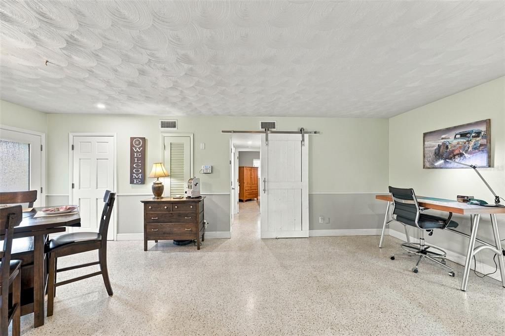 Activo con contrato: $289,000 (2 camas, 1 baños, 1056 Pies cuadrados)