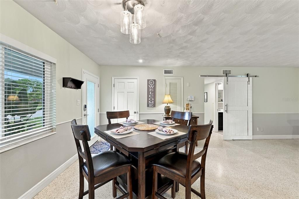 Activo con contrato: $289,000 (2 camas, 1 baños, 1056 Pies cuadrados)
