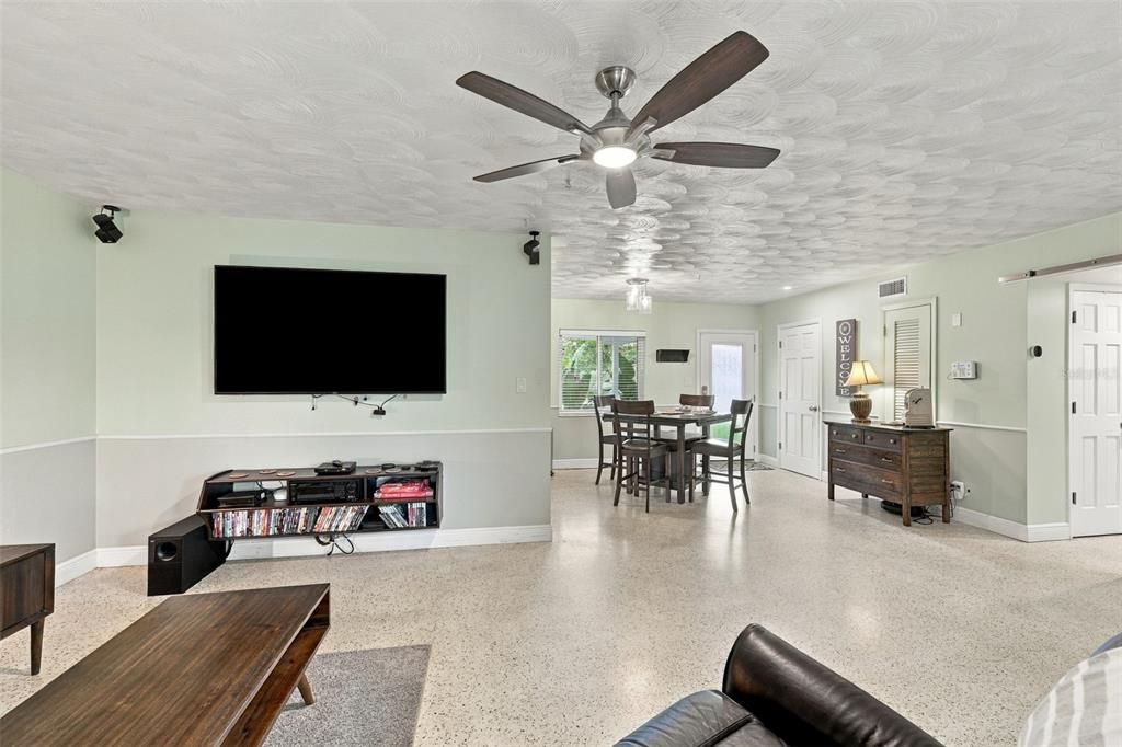 Activo con contrato: $289,000 (2 camas, 1 baños, 1056 Pies cuadrados)
