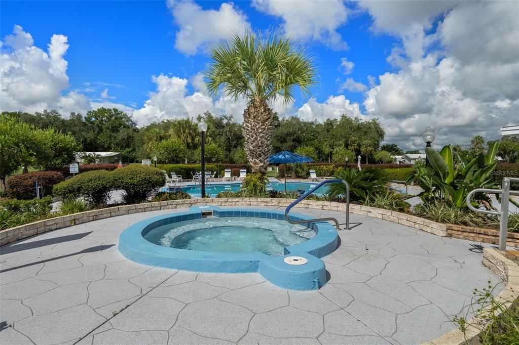 For Sale: $149,900 (2 beds, 2 baths, 1043 Square Feet)