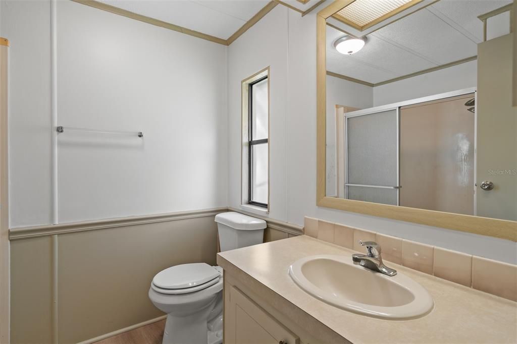 For Sale: $149,900 (2 beds, 2 baths, 1043 Square Feet)