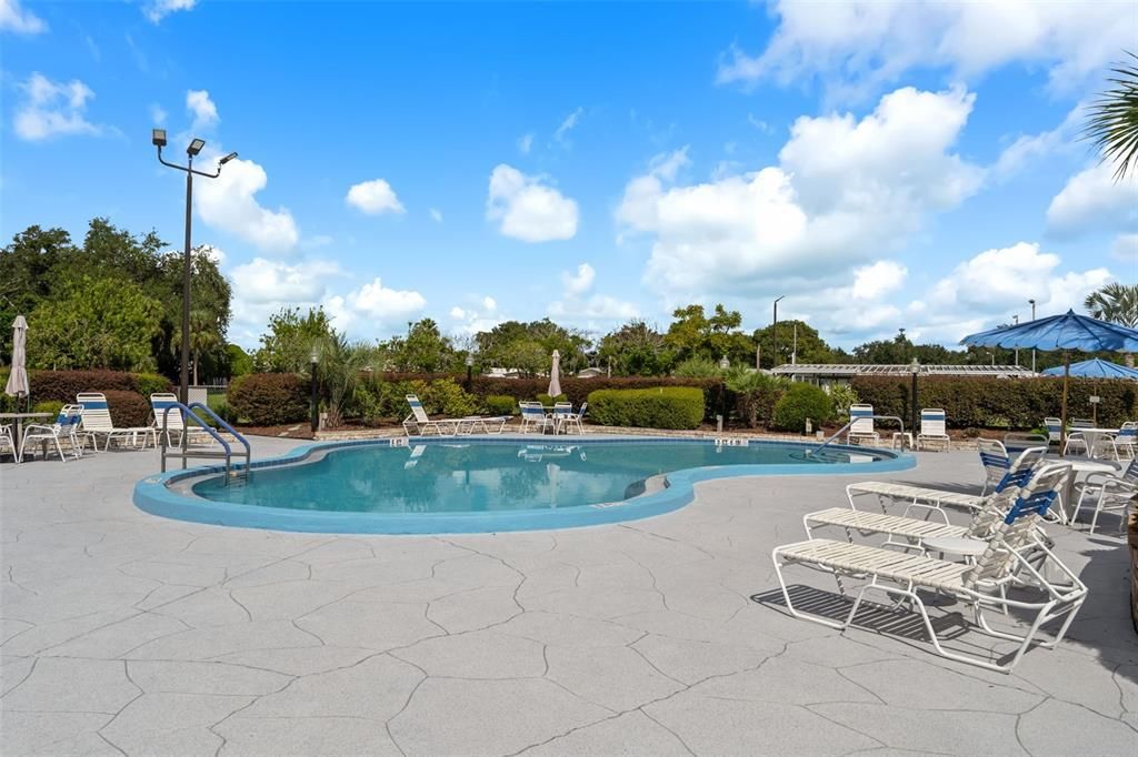 For Sale: $149,900 (2 beds, 2 baths, 1043 Square Feet)