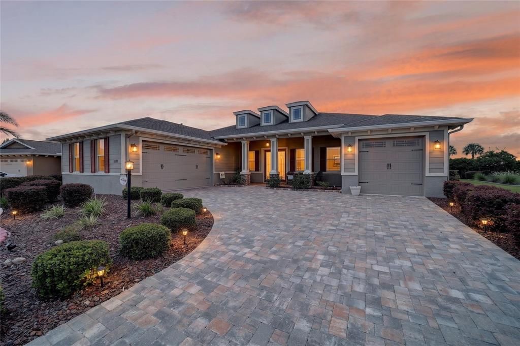 En Venta: $649,850 (3 camas, 3 baños, 2889 Pies cuadrados)