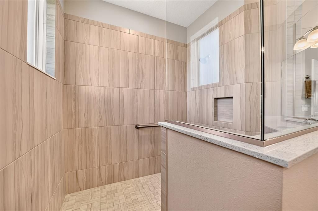 En Venta: $649,850 (3 camas, 3 baños, 2889 Pies cuadrados)
