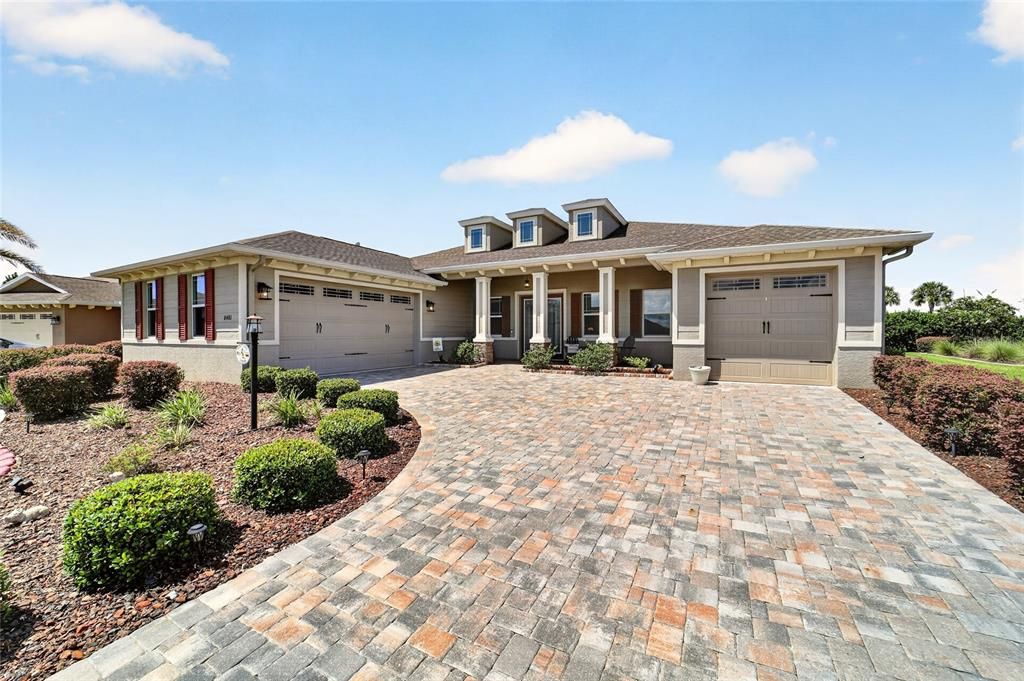 En Venta: $649,850 (3 camas, 3 baños, 2889 Pies cuadrados)