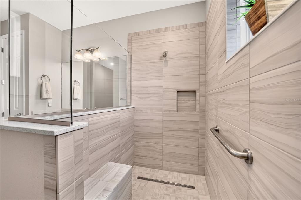 En Venta: $649,850 (3 camas, 3 baños, 2889 Pies cuadrados)