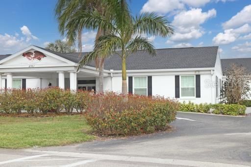 For Sale: $195,000 (1 beds, 1 baths, 893 Square Feet)