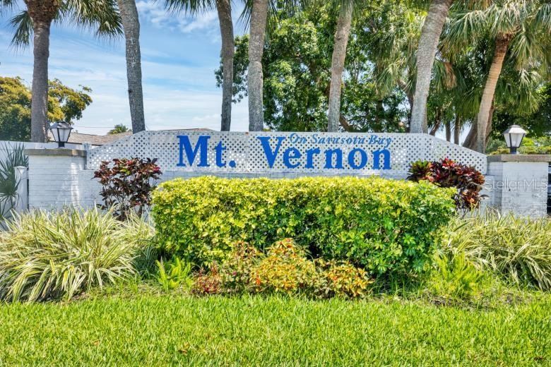 For Sale: $195,000 (1 beds, 1 baths, 893 Square Feet)