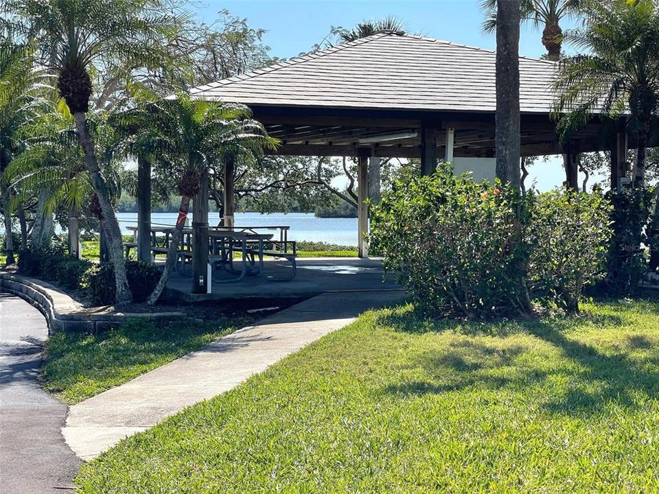 For Sale: $195,000 (1 beds, 1 baths, 893 Square Feet)
