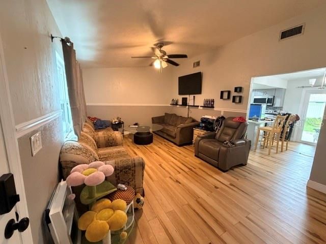 En Venta: $248,800 (3 camas, 2 baños, 1264 Pies cuadrados)