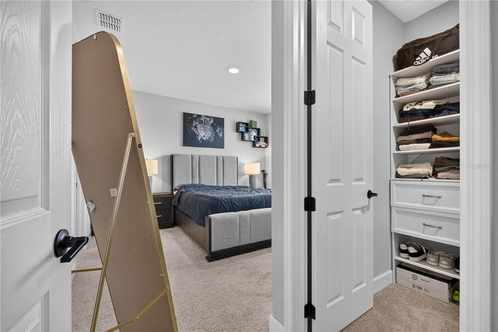 For Sale: $749,900 (5 beds, 4 baths, 3291 Square Feet)