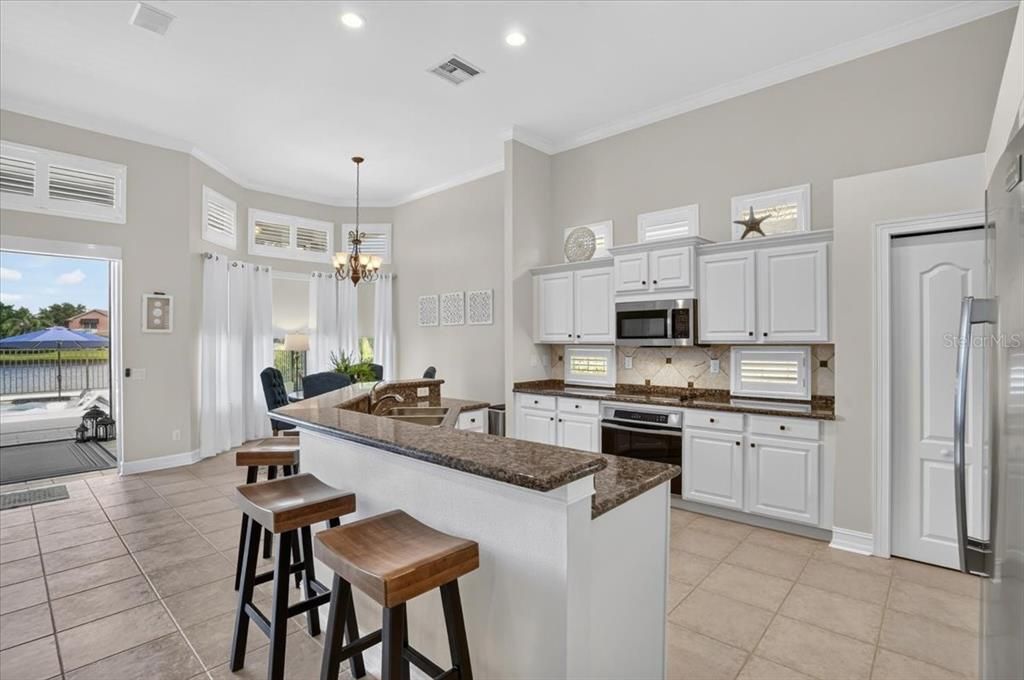 For Sale: $1,021,000 (3 beds, 2 baths, 2084 Square Feet)