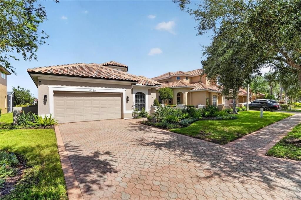 For Sale: $1,021,000 (3 beds, 2 baths, 2084 Square Feet)