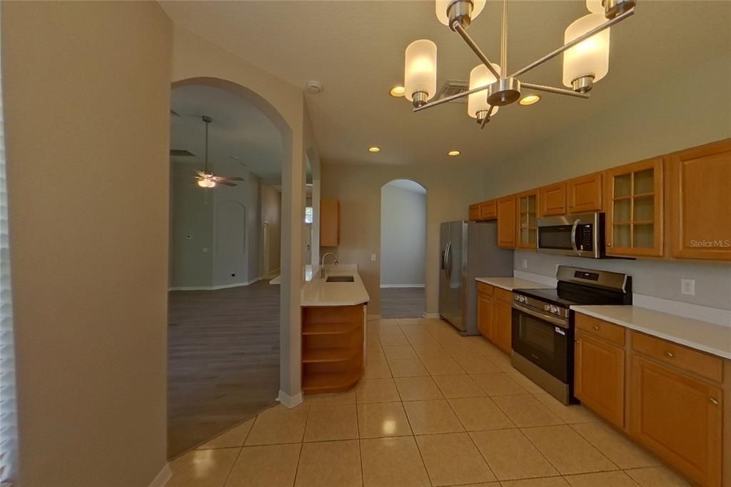 For Rent: $2,249 (3 beds, 2 baths, 1759 Square Feet)