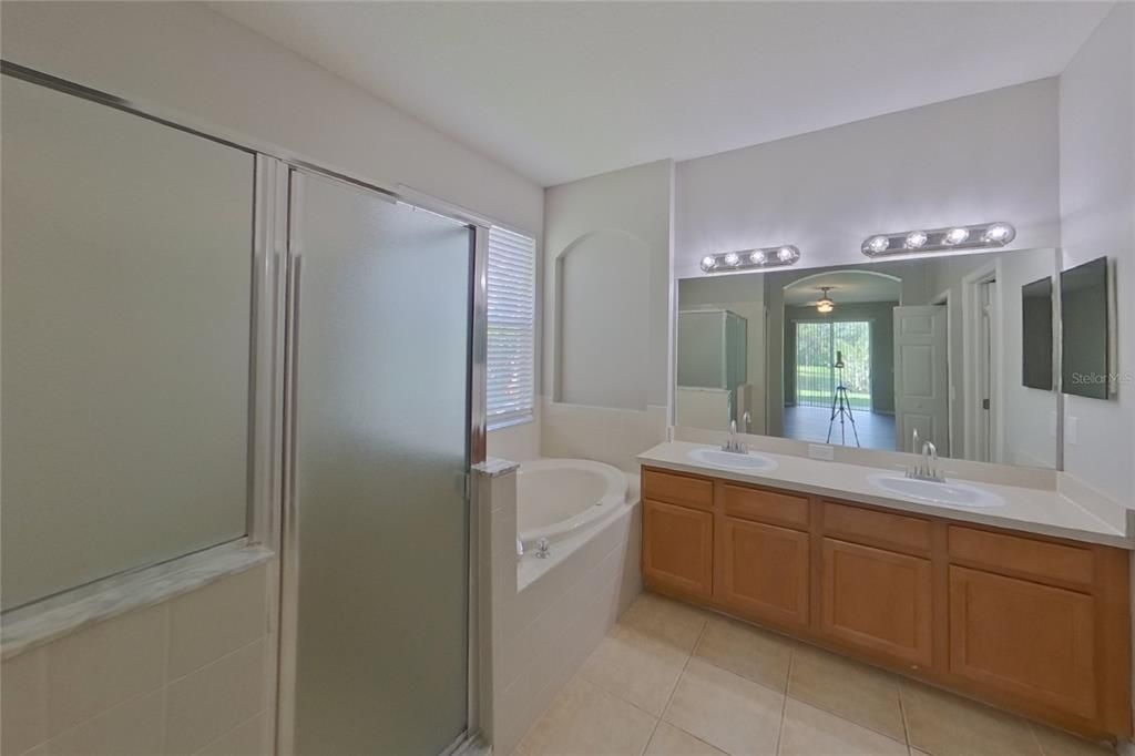 For Rent: $2,249 (3 beds, 2 baths, 1759 Square Feet)