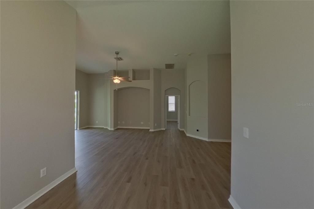 For Rent: $2,249 (3 beds, 2 baths, 1759 Square Feet)