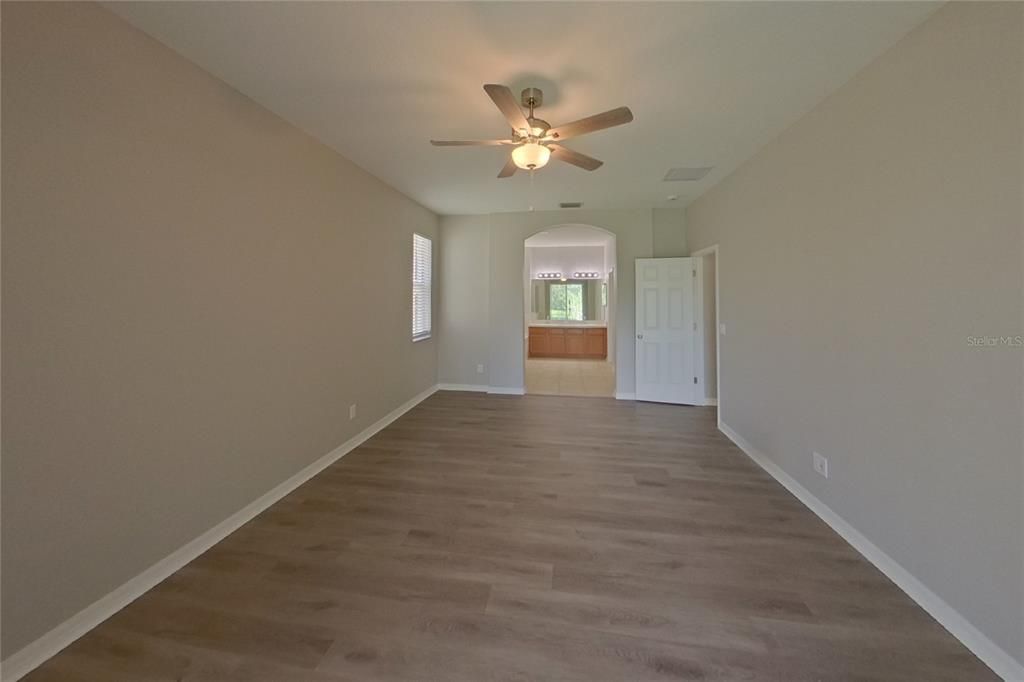 For Rent: $2,249 (3 beds, 2 baths, 1759 Square Feet)