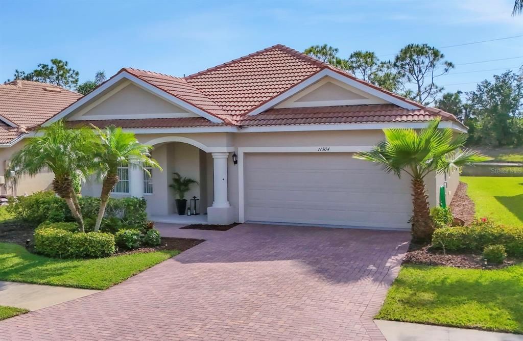 На продажу: $549,000 (4 спален, 2 ванн, 2207 Квадратных фут)