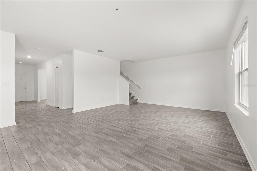 For Sale: $345,000 (4 beds, 2 baths, 2635 Square Feet)