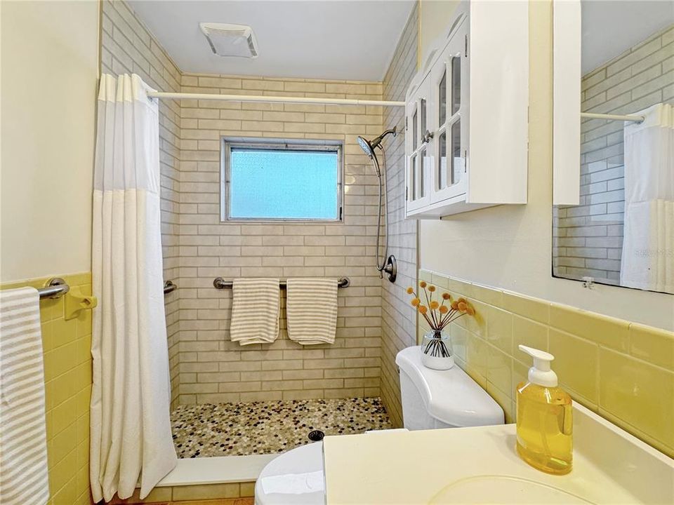 En Venta: $220,000 (2 camas, 1 baños, 1073 Pies cuadrados)