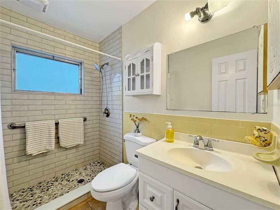 En Venta: $220,000 (2 camas, 1 baños, 1073 Pies cuadrados)