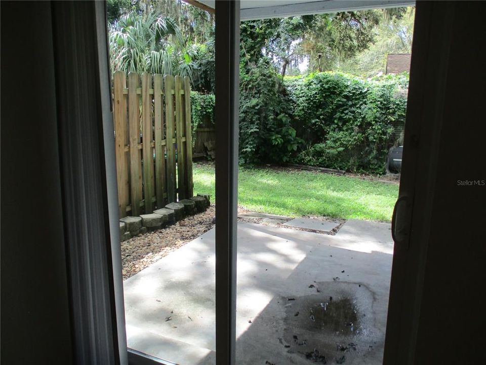 For Rent: $1,400 (2 beds, 1 baths, 840 Square Feet)