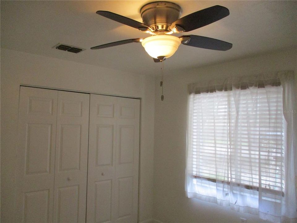 For Rent: $1,400 (2 beds, 1 baths, 840 Square Feet)