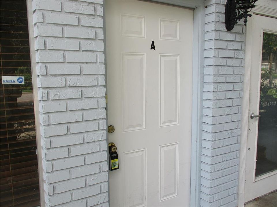For Rent: $1,400 (2 beds, 1 baths, 840 Square Feet)