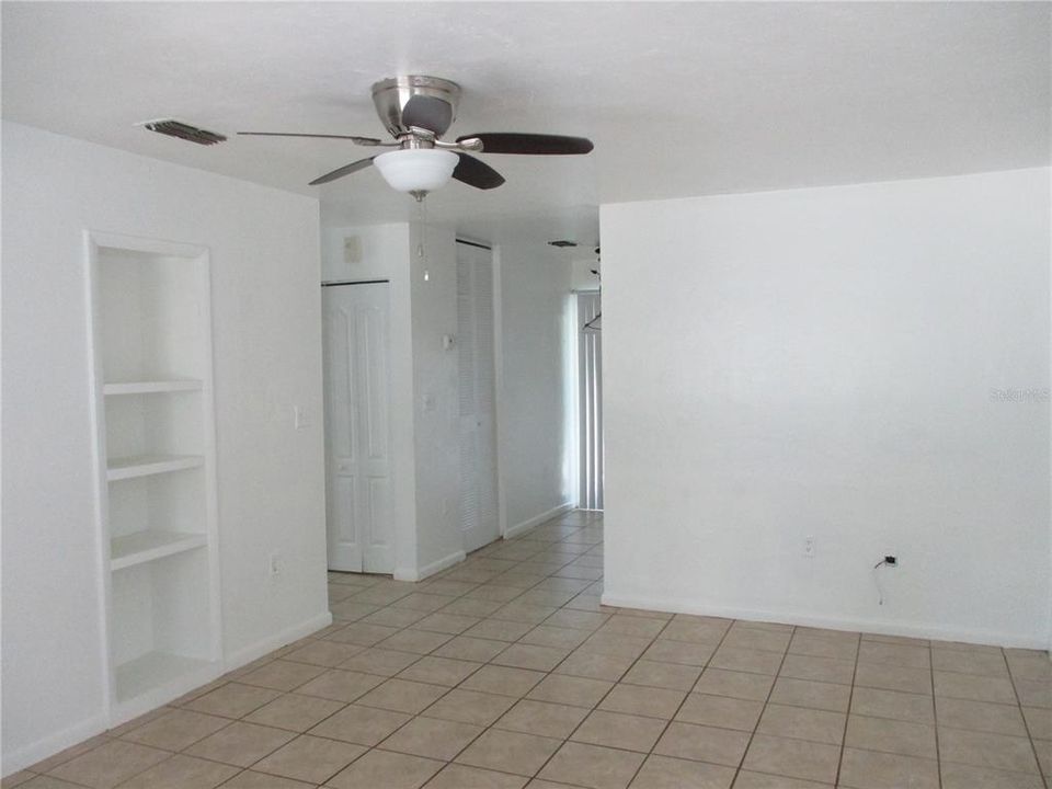 For Rent: $1,400 (2 beds, 1 baths, 840 Square Feet)